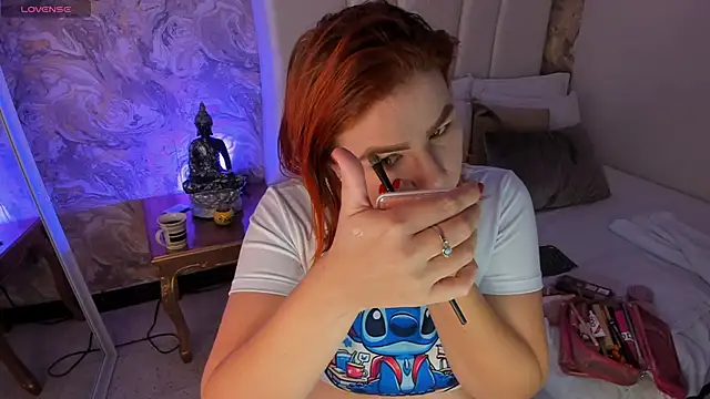 LucyanaSilva online show from 03.11.25