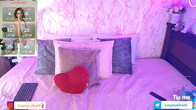 LucyanaSilva online show from 10.11.25