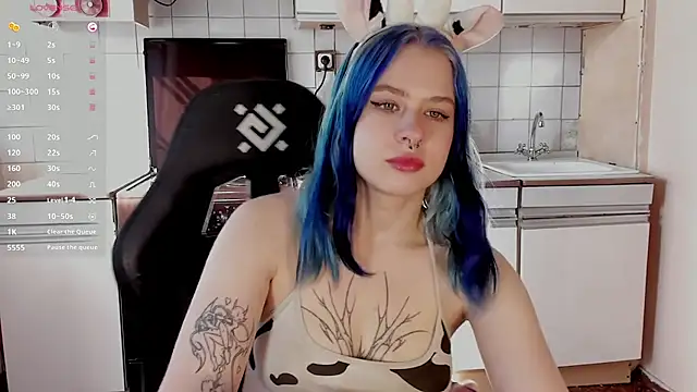 tender kiitty online show from 09.11.25