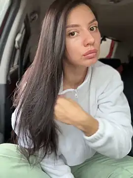 JulliaVegas online show from 10.04.25