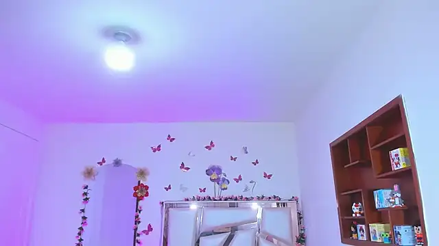 perlabeautiful online show from 11.28.25