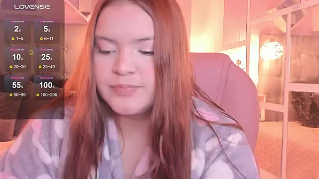 Snapshot of melanie_hh chatting on 10.12.25 melanie hh online show from 10.12.25