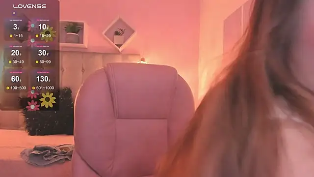 Snapshot of melanie_hh chatting on 11.23.25 melanie hh online show from 11.23.25