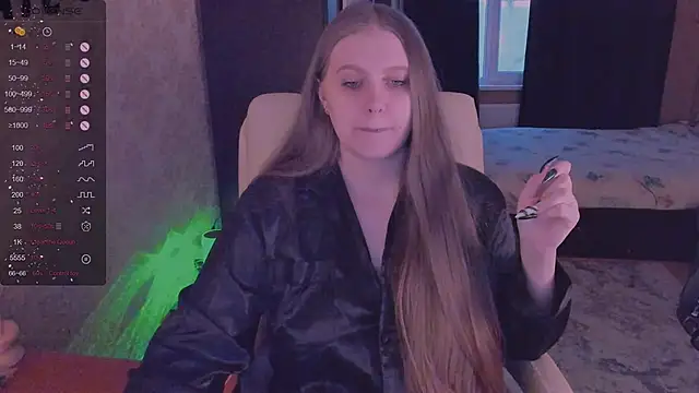 Snapshot of Alice_Dreamgirl_ chatting on 01.04.25 Alice Dreamgirl online show from 01.04.25