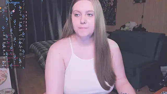 Snapshot of Alice_Dreamgirl_ chatting on 09.28.25 Alice Dreamgirl online show from 09.28.25