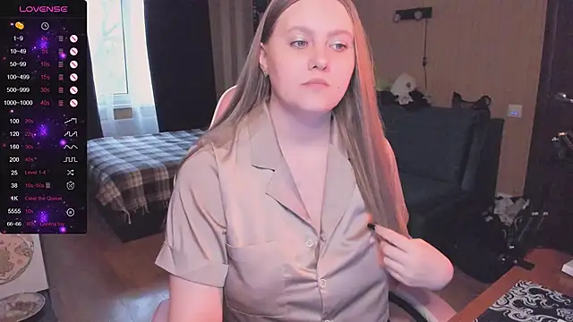 Snapshot of Alice_Dreamgirl_ chatting on 11.11.25 Alice Dreamgirl online show from 11.11.25