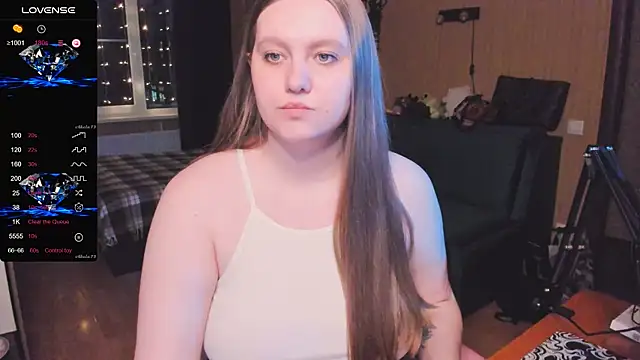 Snapshot of Alice_Dreamgirl_ chatting on 12.04.25 Alice Dreamgirl online show from 12.04.25