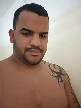 Snapshot of Latino2909 chatting on 12.16.24 Latino2909 online show from 12.16.24