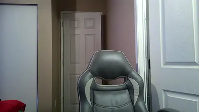 Huntzg23 online show from 03.16.26