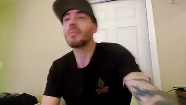 Huntzg23 online show from 04.22.26