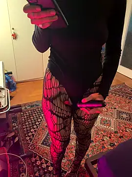 littlewitchxoxo online show from 10.26.25