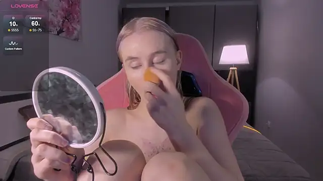 Snapshot of Molly_Toads chatting on 01.23.25 Molly Toads online show from 01.23.25