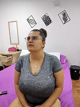 Miss balloonsmila online show from 02.28.25