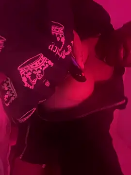 Snapshot of kiaxkiaa chatting on 12.31.24 kiaxkiaa online show from 12.31.24