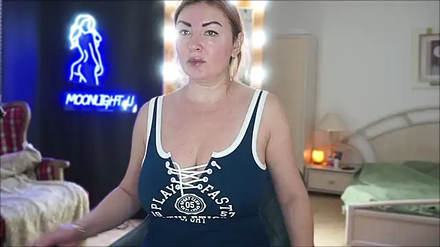 moonlight4u online show from 02.04.25