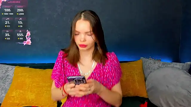 Snapshot of Curvy_Dynamite_ chatting on 02.12.25 Curvy Dynamite online show from 02.12.25