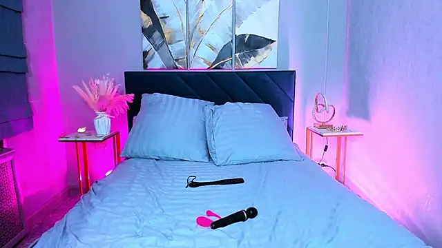 Snapshot of Curvy_Dynamite_ chatting on 03.01.25 Curvy Dynamite online show from 03.01.25