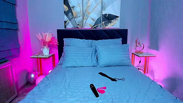 Snapshot of Curvy_Dynamite_ chatting on 03.14.25 Curvy Dynamite online show from 03.14.25