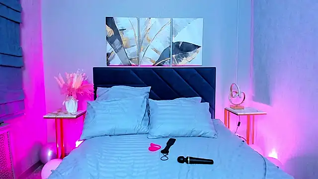 Snapshot of Curvy_Dynamite_ chatting on 03.21.25 Curvy Dynamite online show from 03.21.25