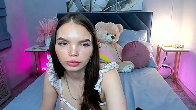 Snapshot of Curvy_Dynamite_ chatting on 09.26.25 Curvy Dynamite online show from 09.26.25