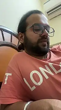 Arsh Loves Luv online show from 12.28.24