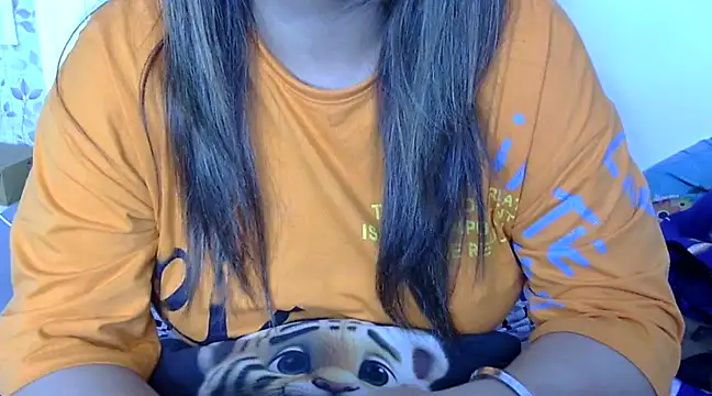 Noor  Kaur online show from 03.18.25