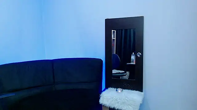 Snapshot of arianna_ros3 chatting on 02.05.25 arianna ros3 online show from 02.05.25