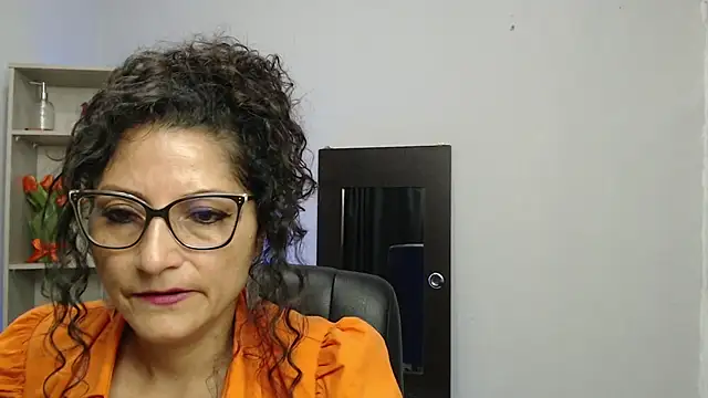 Snapshot of arianna_ros3 chatting on 02.07.25 arianna ros3 online show from 02.07.25