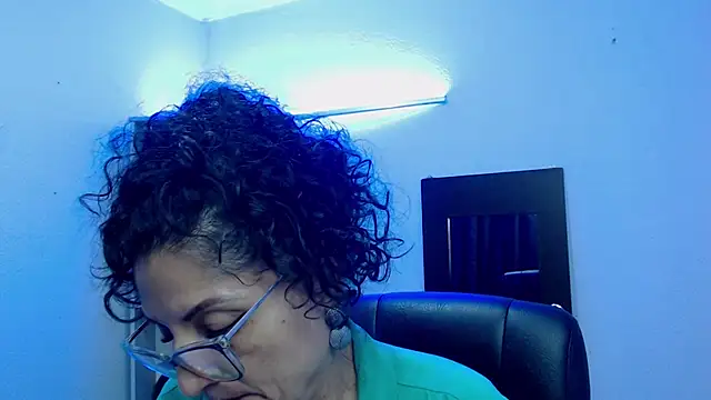 Snapshot of arianna_ros3 chatting on 02.10.25 arianna ros3 online show from 02.10.25