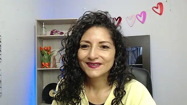 Snapshot of arianna_ros3 chatting on 02.12.25 arianna ros3 online show from 02.12.25