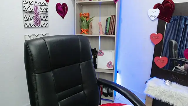 Snapshot of arianna_ros3 chatting on 02.14.25 arianna ros3 online show from 02.14.25