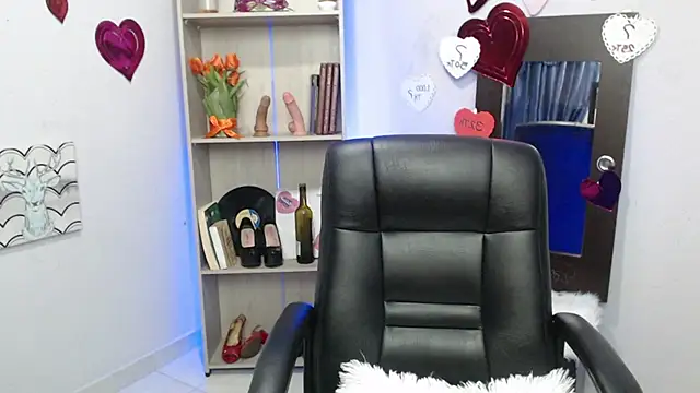 Snapshot of arianna_ros3 chatting on 03.08.25 arianna ros3 online show from 03.08.25