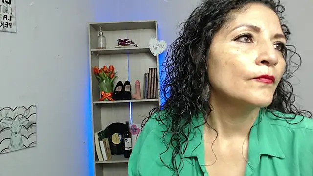 Snapshot of arianna_ros3 chatting on 03.12.25 arianna ros3 online show from 03.12.25