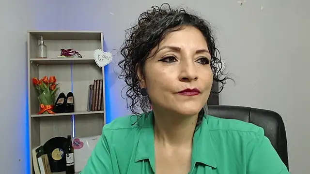 Snapshot of arianna_ros3 chatting on 03.12.25 arianna ros3 online show from 03.12.25