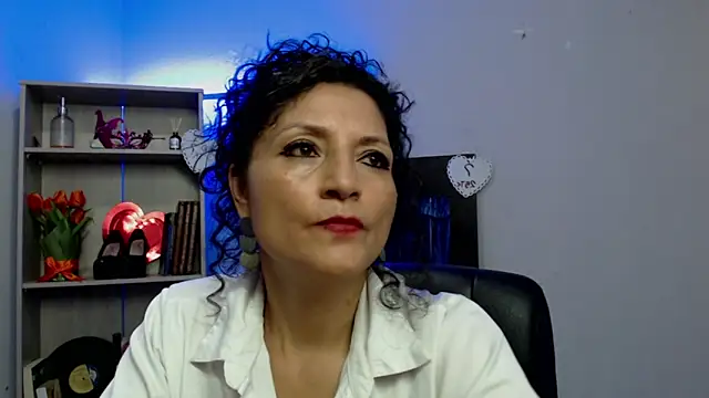 Snapshot of arianna_ros3 chatting on 03.15.25 arianna ros3 online show from 03.15.25