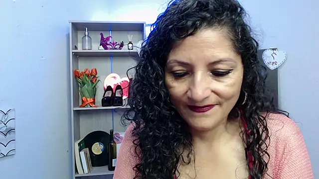 Snapshot of arianna_ros3 chatting on 03.16.25 arianna ros3 online show from 03.16.25