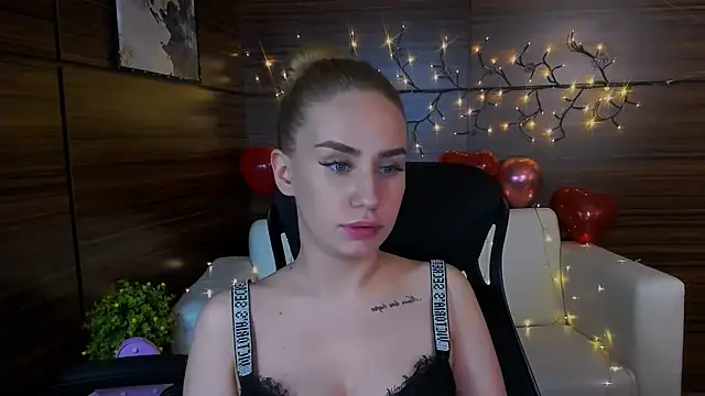 playful sophie online show from 03.04.25