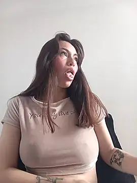 Snapshot of eriika_deep_ chatting on 03.19.25 eriika deep online show from 03.19.25