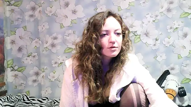 Snapshot of KattyLuuu chatting on 02.05.25 KattyLuuu online show from 02.05.25