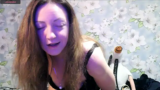 Snapshot of KattyLuuu chatting on 02.09.25 KattyLuuu online show from 02.09.25