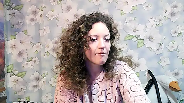 Snapshot of KattyLuuu chatting on 02.15.25 KattyLuuu online show from 02.15.25