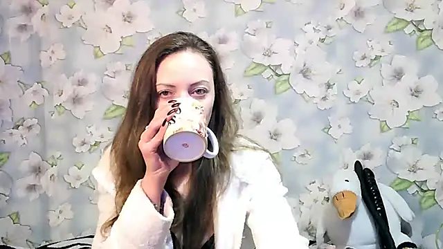 Snapshot of KattyLuuu chatting on 03.22.25 KattyLuuu online show from 03.22.25