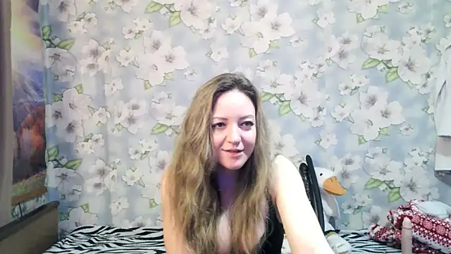 Snapshot of KattyLuuu chatting on 10.31.25 KattyLuuu online show from 10.31.25