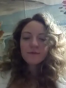 Snapshot of KattyLuuu chatting on 11.28.25 KattyLuuu online show from 11.28.25