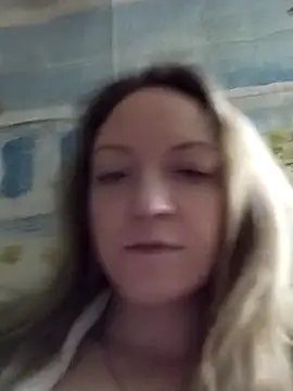 Snapshot of KattyLuuu chatting on 12.18.25 KattyLuuu online show from 12.18.25