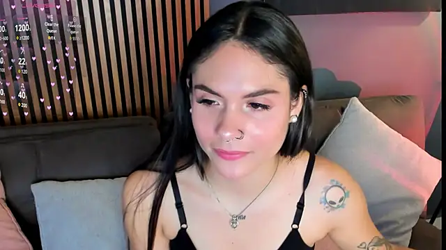 Snapshot of Gaby_Ferrer chatting on 10.07.25 Gaby Ferrer online show from 10.07.25