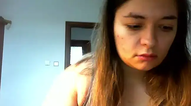 Snapshot of MeganGold chatting on 12.20.24 MeganGold online show from 12.20.24