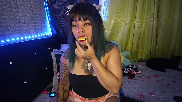 Snapshot of Eta_carinae chatting on 10.20.25 Eta carinae online show from 10.20.25