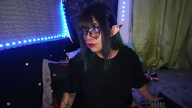 Snapshot of Eta_carinae chatting on 10.26.25 Eta carinae online show from 10.26.25