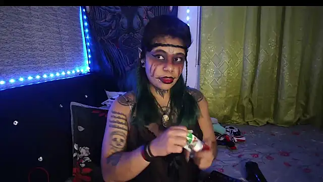 Snapshot of Eta_carinae chatting on 10.28.25 Eta carinae online show from 10.28.25